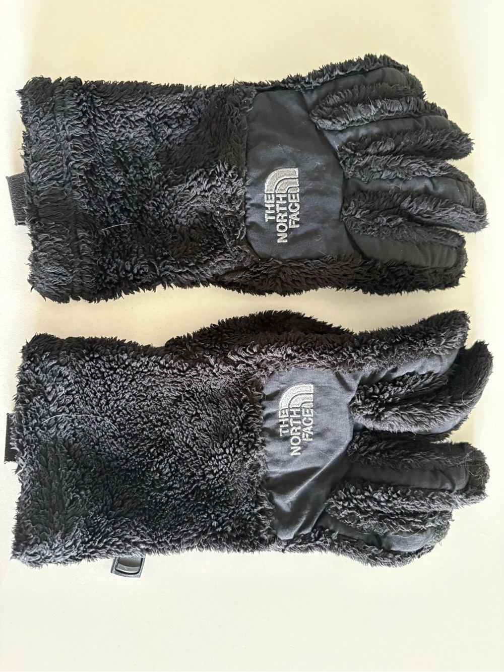The North Face Black Sherpa Fleece Women’s Gloves